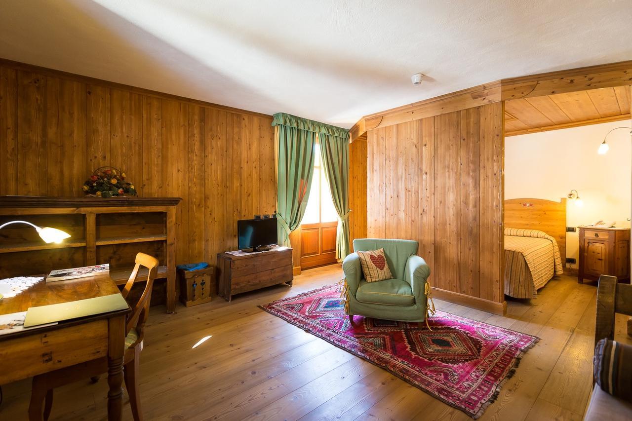 Hotel Lyshaus Gressoney-Saint-Jean Zimmer foto